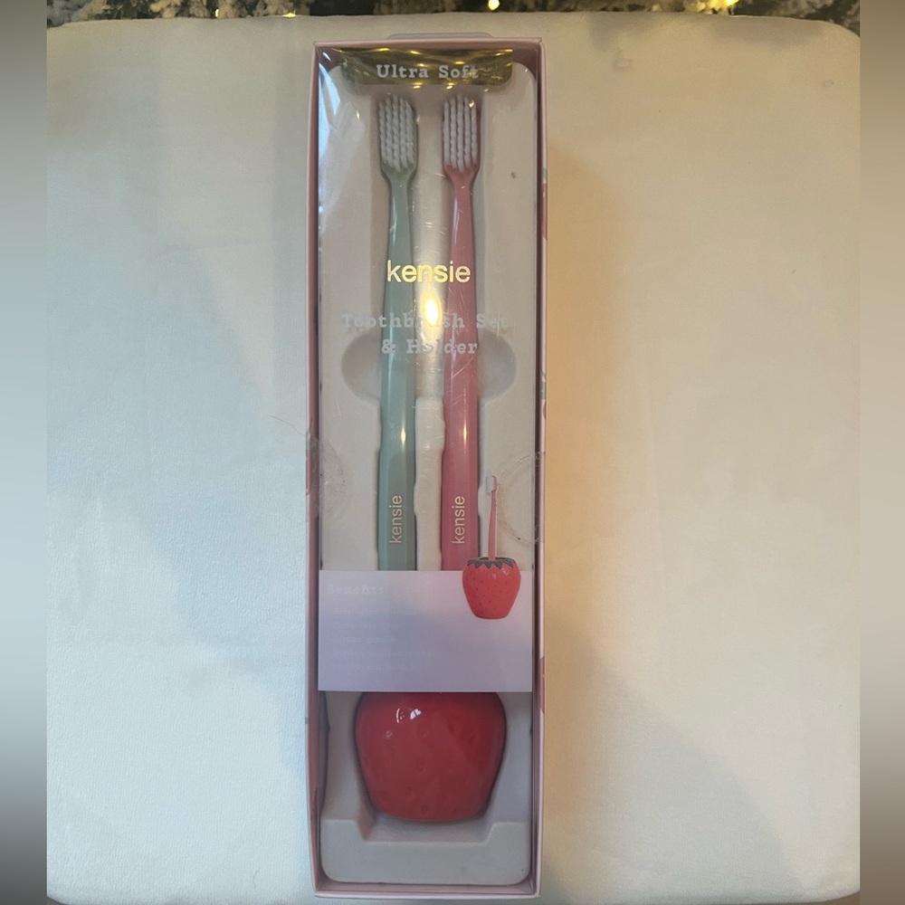 Kensie Toothbrush Set & Strawberry Holder – Ultra Soft Bristles – NEW in Box - Picture 2 of 4